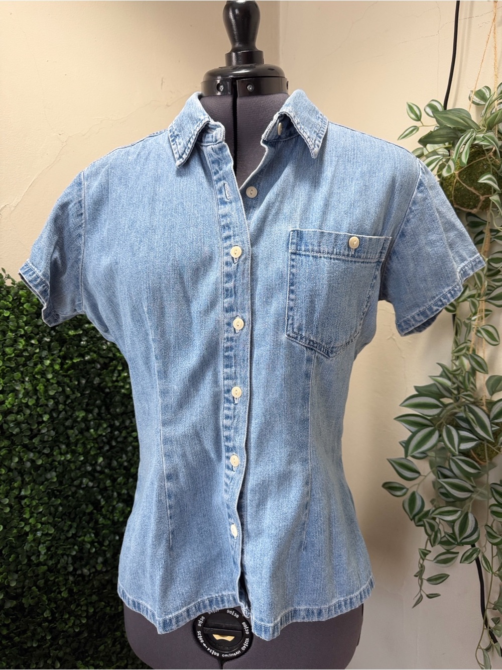 American Eagle Outfitters Light Blue Denim Short-Sleeve Button-Down Shirt